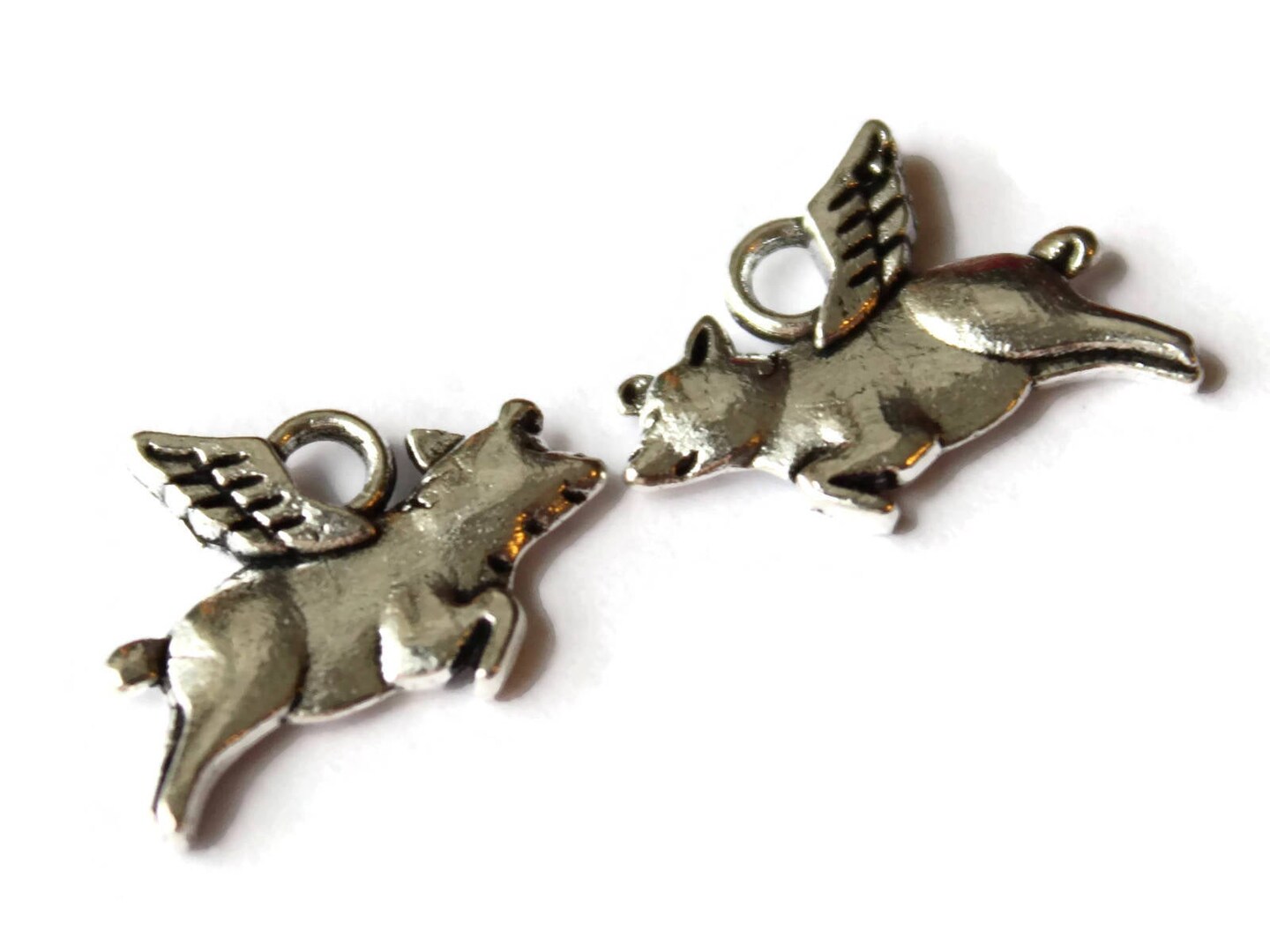 12 17mm Silver Flying Pig Charms Zinc Alloy Charms When Pigs Fly Pendants