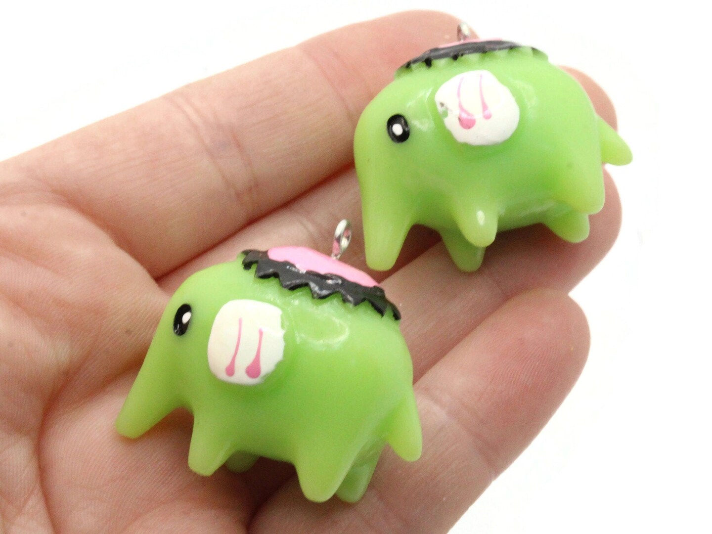 2 31mm Green Elephant Resin Charms