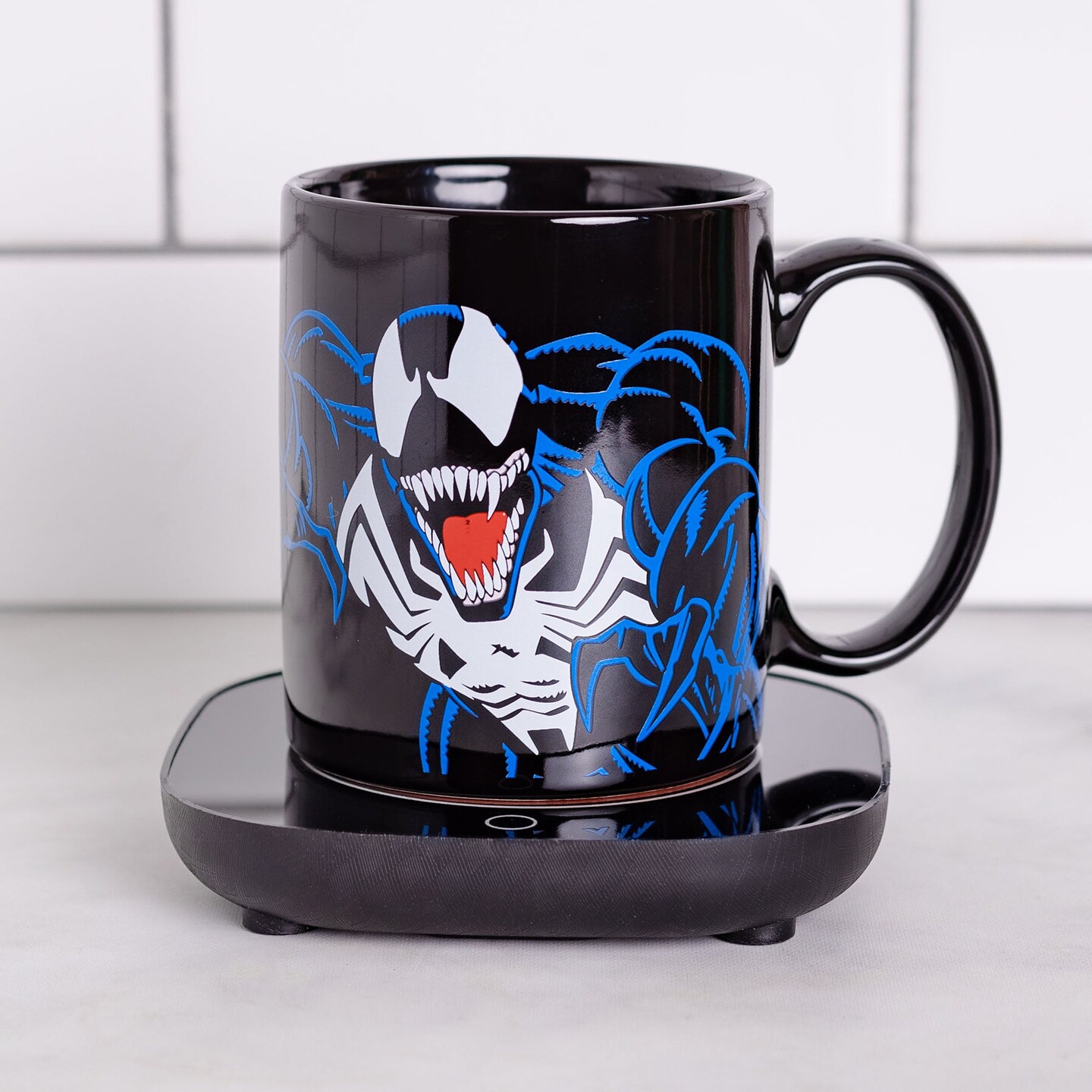 Uncanny Brands Marvel Venom Mug Warmer with Mug