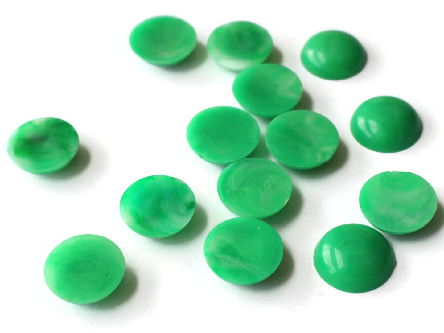 14 18mm Round Green Flat Back Cabochons Vintage Lucite Cabochons