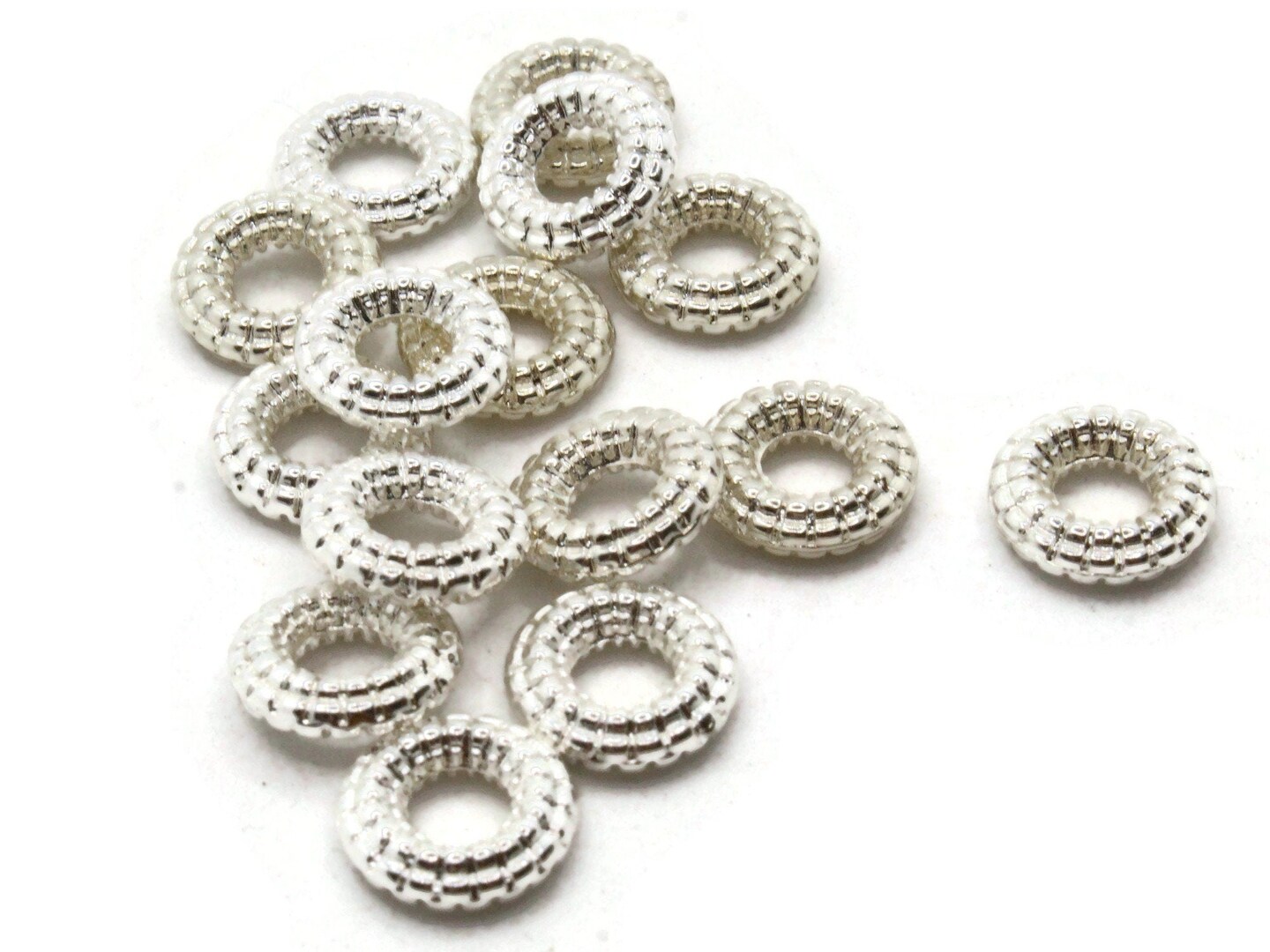 15 12mm Vintage Silver Plated Plastic Bumpy Round Ring Beads