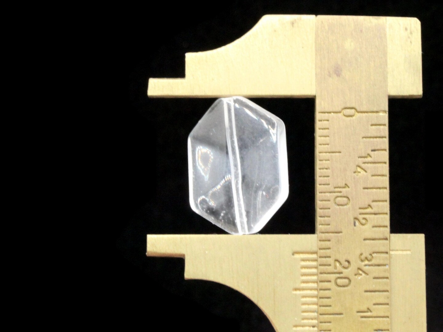 20 17mm Clear Glass Hexagon Beads