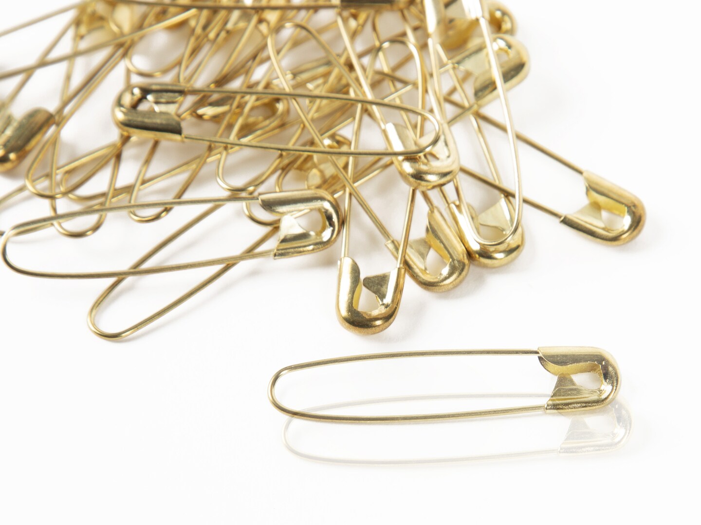 Coiless Safety Pins-Gold | Michaels