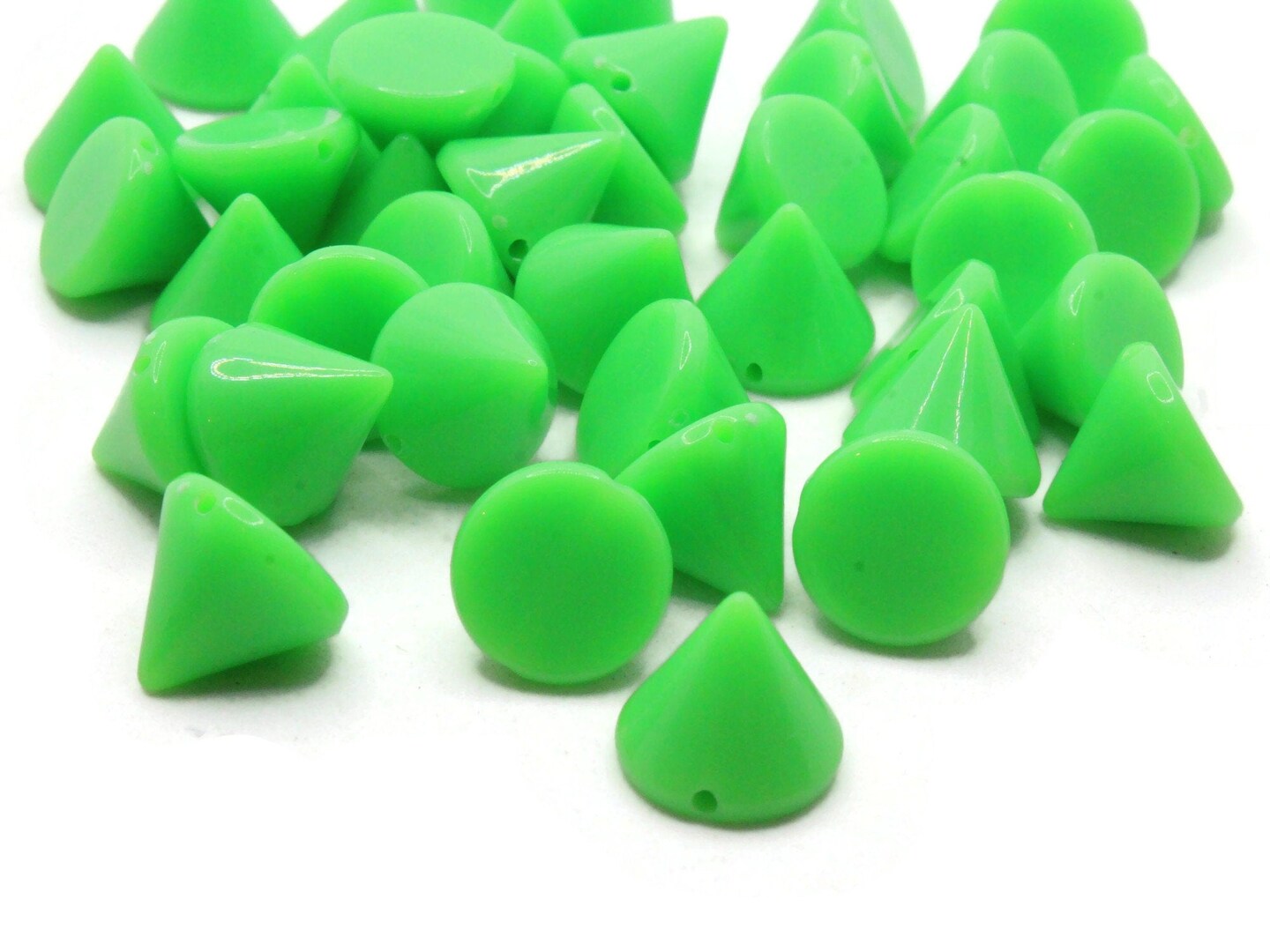 40 12mm Green Spike Plastic Cone Beads