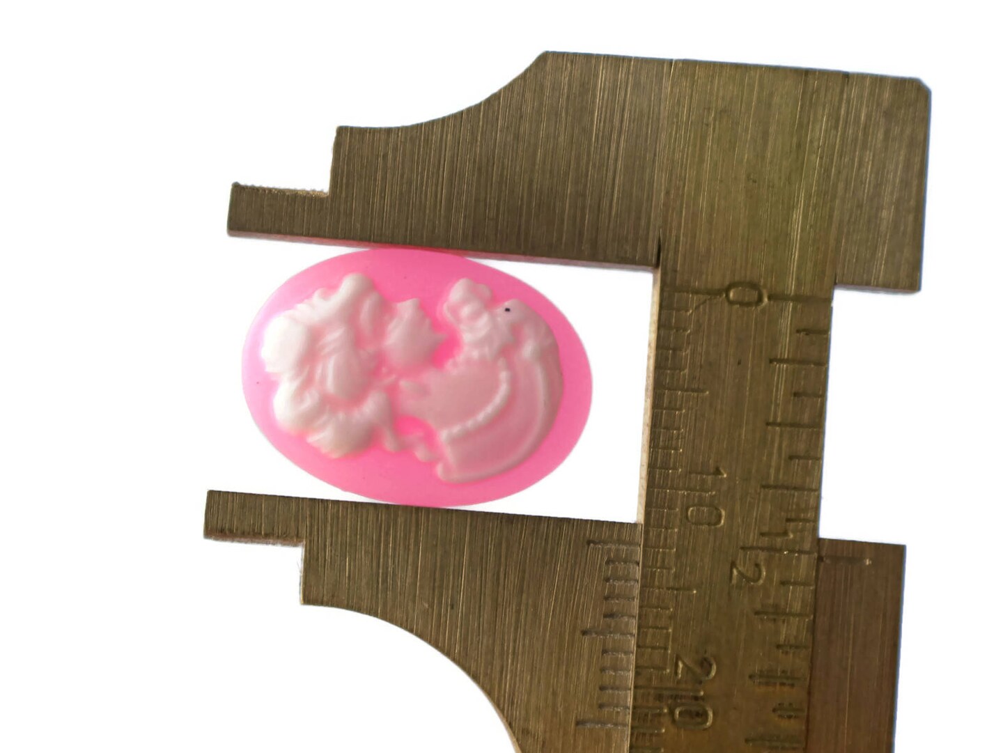 10 18mm x 13mm Bright Pink Victorian Woman&#x27;s Face Cameo Cabochons Resin Cabochons
