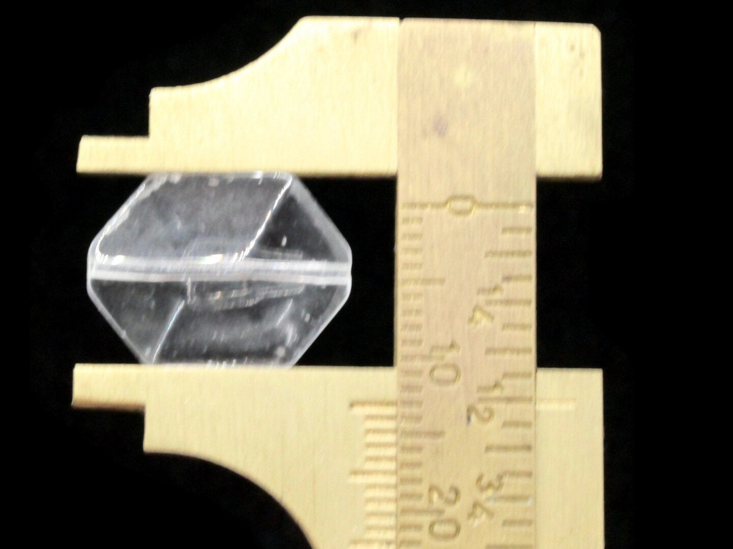 20 17mm Clear Glass Hexagon Beads