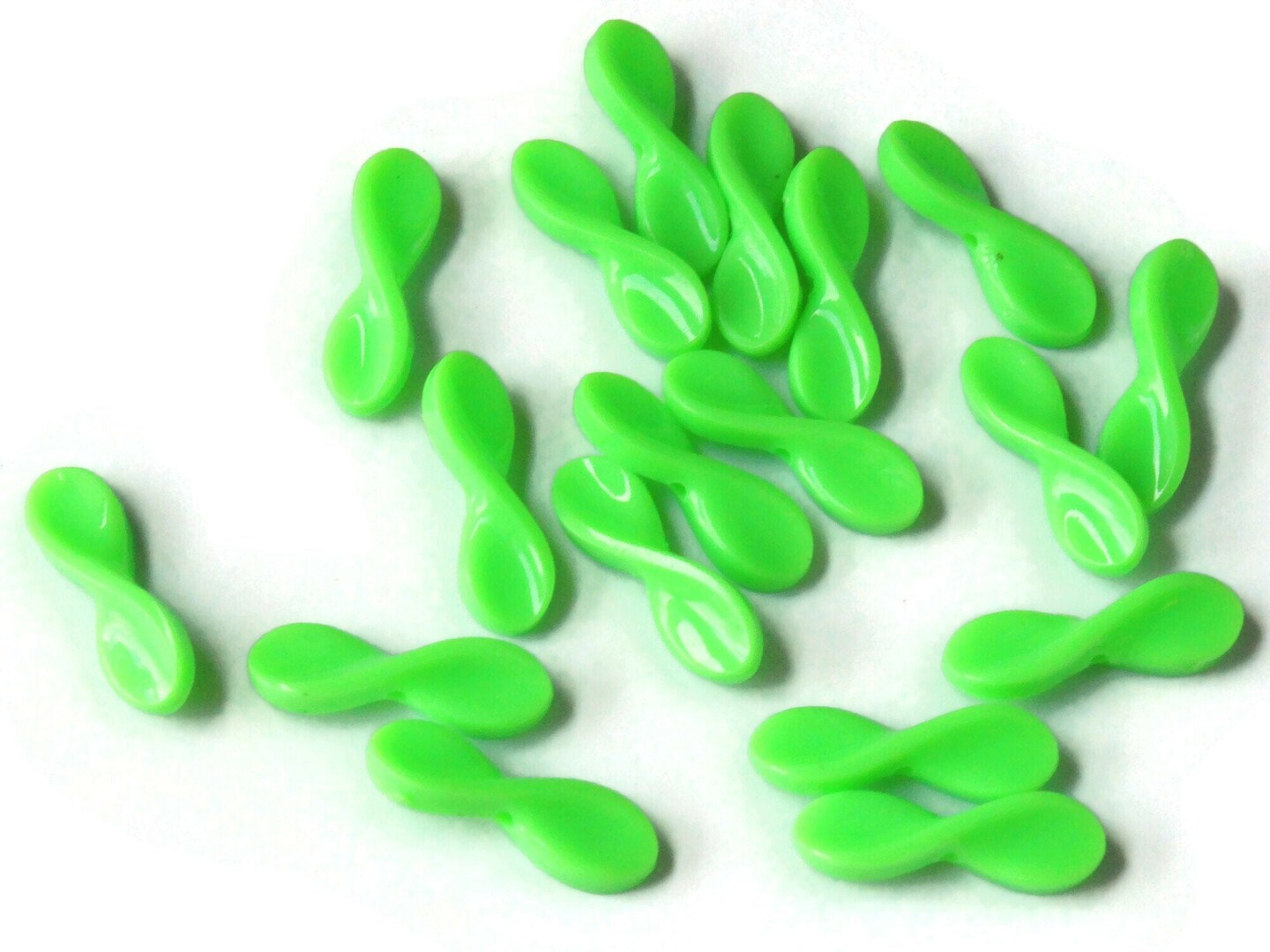 18 19mm Vintage Plastic Green Propeller Beads Loose Beads to String