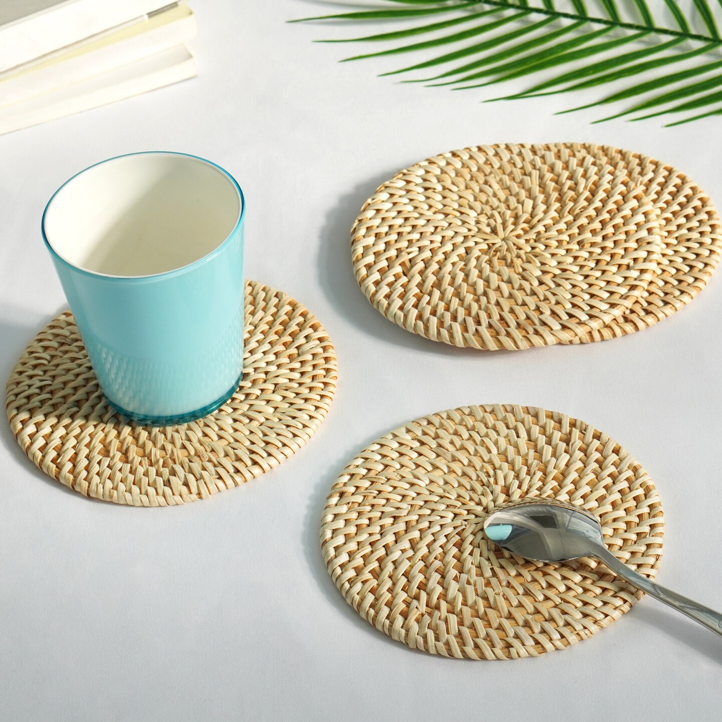 Set of 4 Decorative Round Natural Woven Handmade Rattan Placemats