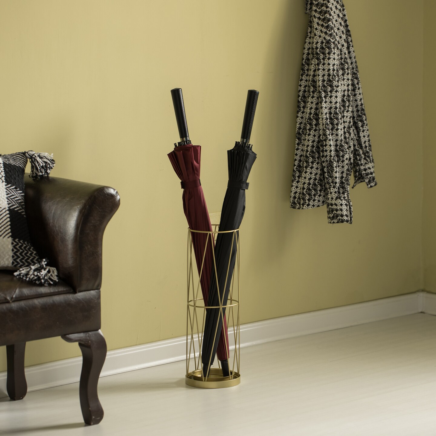 Gold Round Vertical Design Umbrella Holder Stand for Indoor and Outdoor with Drip Water Tray