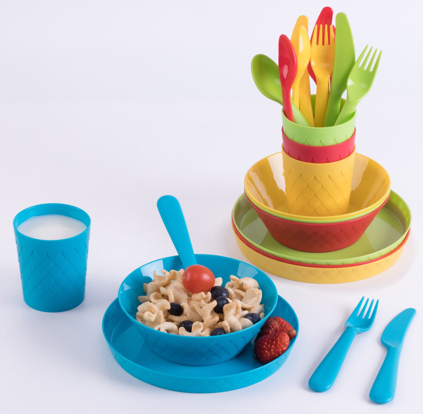 24-Piece Kids Dinnerware Set Plastic 4 Plates, 4 Bowls, 4 Cups, 4 Forks, 4 Knives, and 4 Spoons