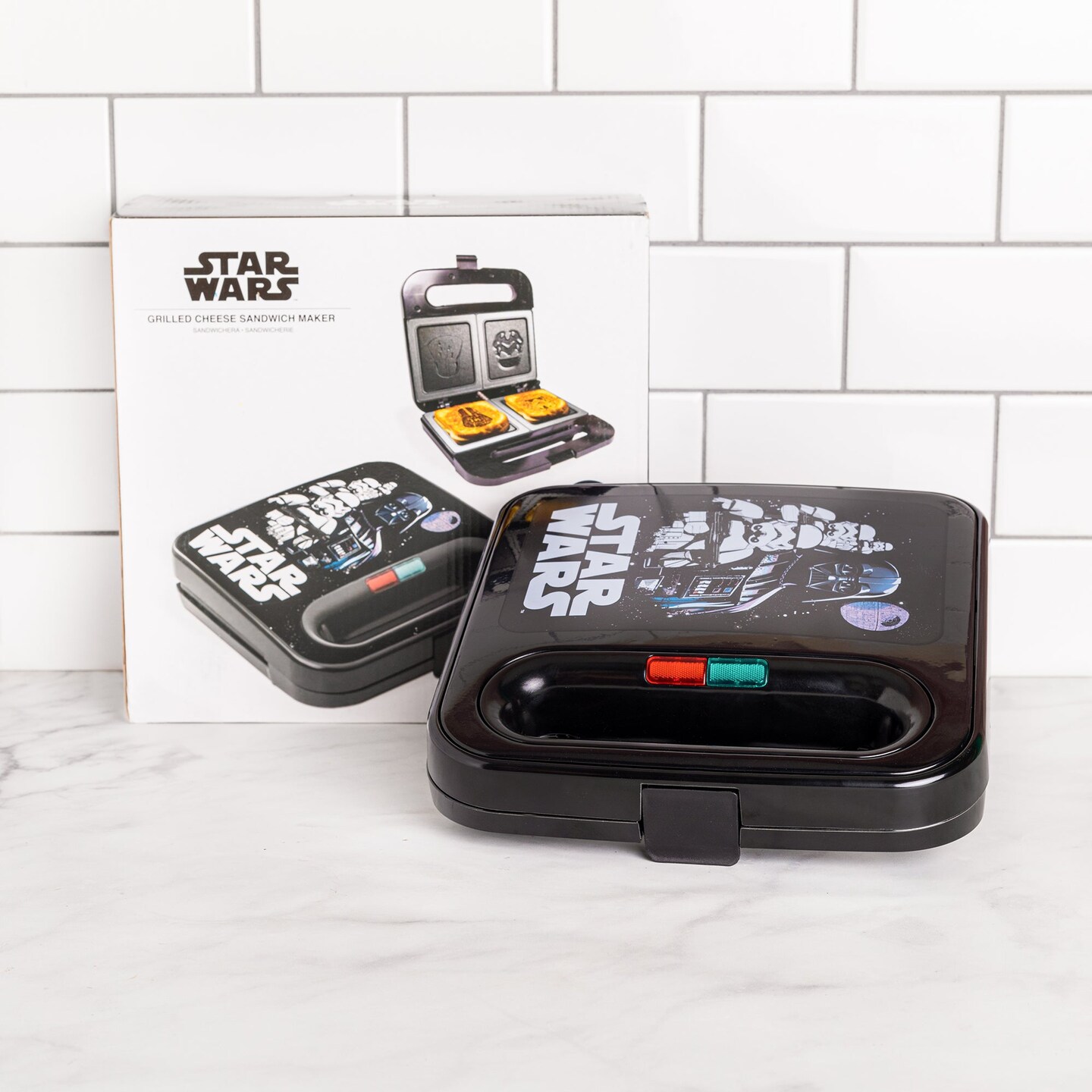 Uncanny Brands Star Wars Darth Vader & Stormtrooper Grilled Cheese Maker