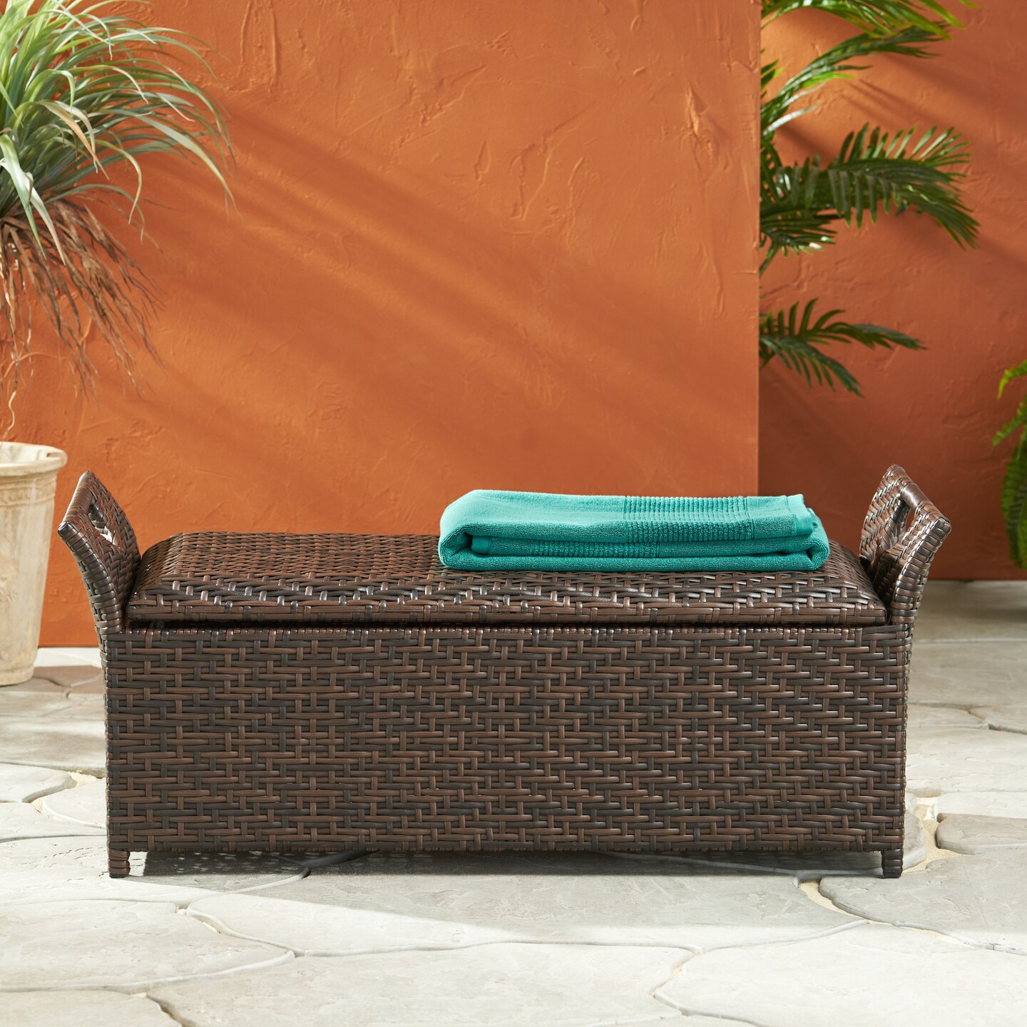 Outdoor wicker storage deals ottoman
