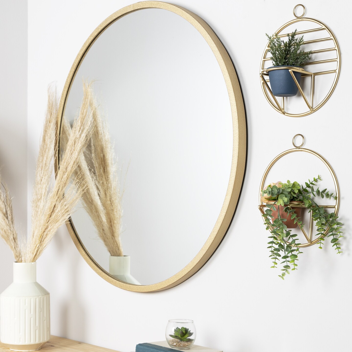 Contemporary Home Living Set of 2 Home d&#xE9;cor Gold Geometric Wall Planters 11.42&#x22;