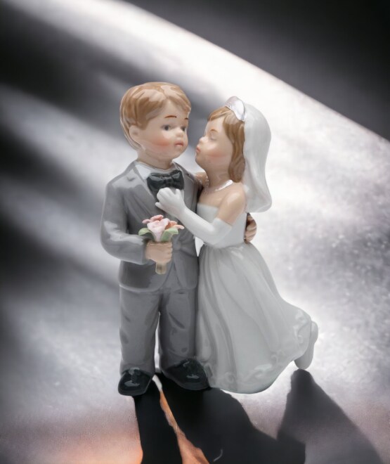 Hand Painted Ceramic Kissing Wedding Couple Figurine, Wedding D&#xE9;cor, Wedding Gift, Wedding Favor, Anniversary D&#xE9;cor, Anniversary Gift