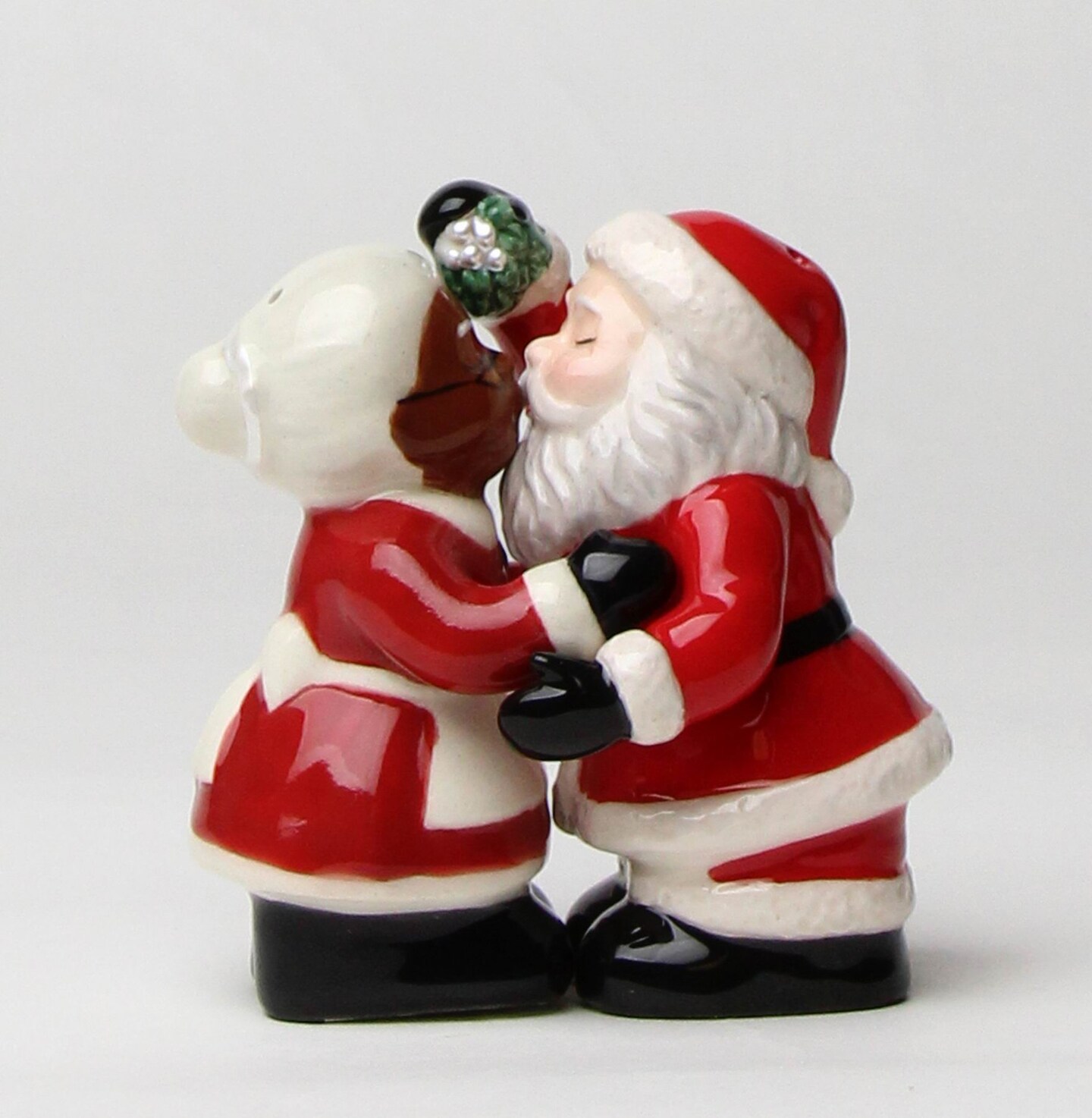 Ceramic Interracial Santa Claus and Mrs. Claus Salt and Pepper Shakers, Gift for Her, Gift for Mom, Kitchen D&#xE9;cor, Christmas D&#xE9;cor