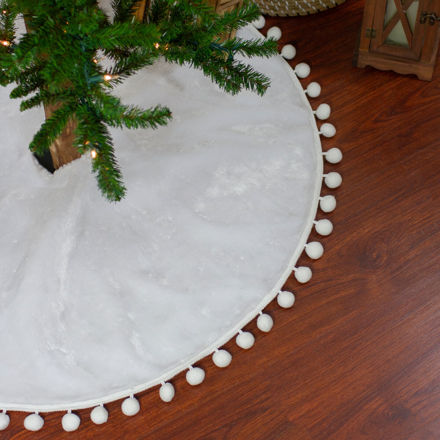 Northlight 36&#x22; White Christmas Tree Skirt With a Pom Pom Border and Tie Backs