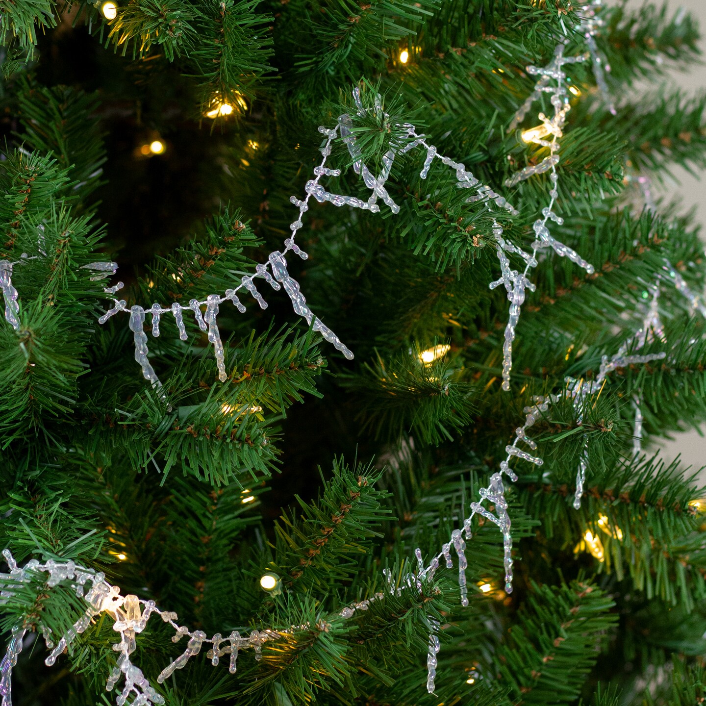 Northlight Clear Iridescent Icicle Beaded Artificial Christmas Garland - 8&#x27; x 2.5&#x22;