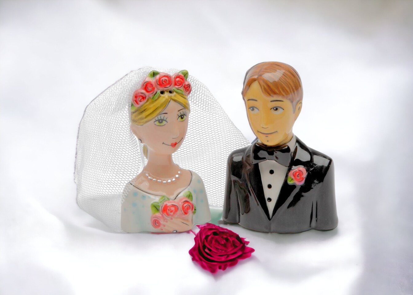 Ceramic Wedding Bride &#x26; Groom Salt &#x26; Pepper Shakers, Wedding D&#xE9;cor, Wedding Gift, Anniversary D&#xE9;cor, Anniversary Gift