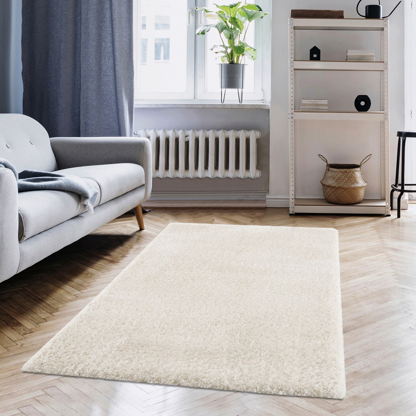 L&#x27;baiet Malibu Collection Polyester Julia White Shag 2 ft. x 3 ft. Scatter Area Rug