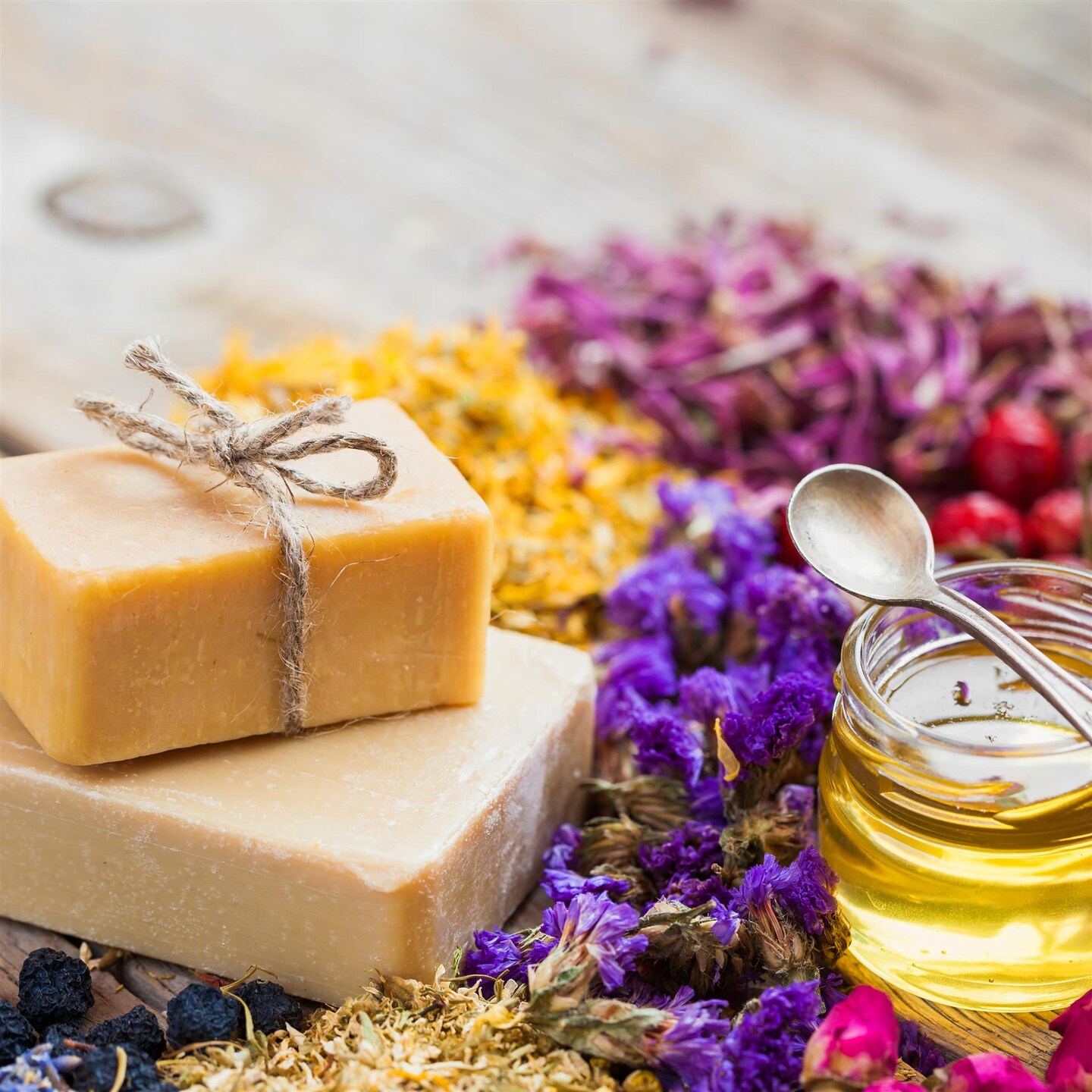AREEJ HONEY GLYCERIN SOAP BASE SLS-FREE