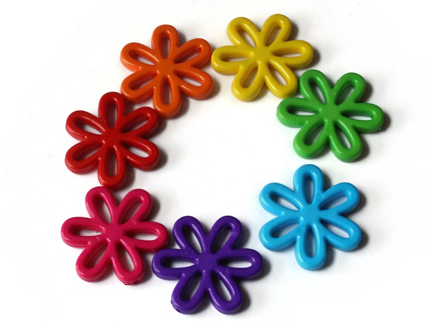 8 31mm Mixed Color Plastic Flower Beads bO2