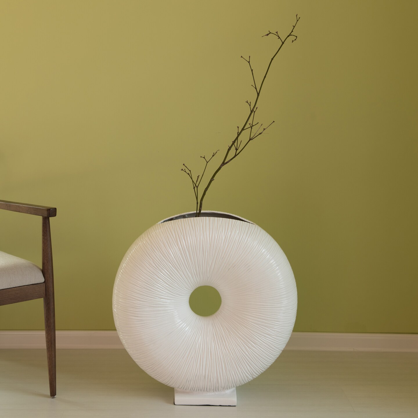 White Modern Round Flat Doughnut Hole Vase