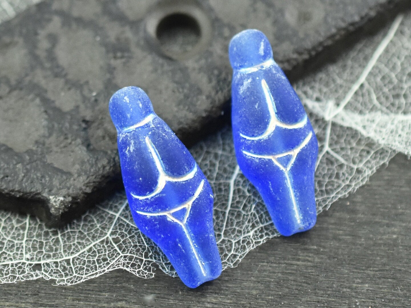 *4* 21x10mm Iridescent Washed Matte Sapphire Goddess Beads