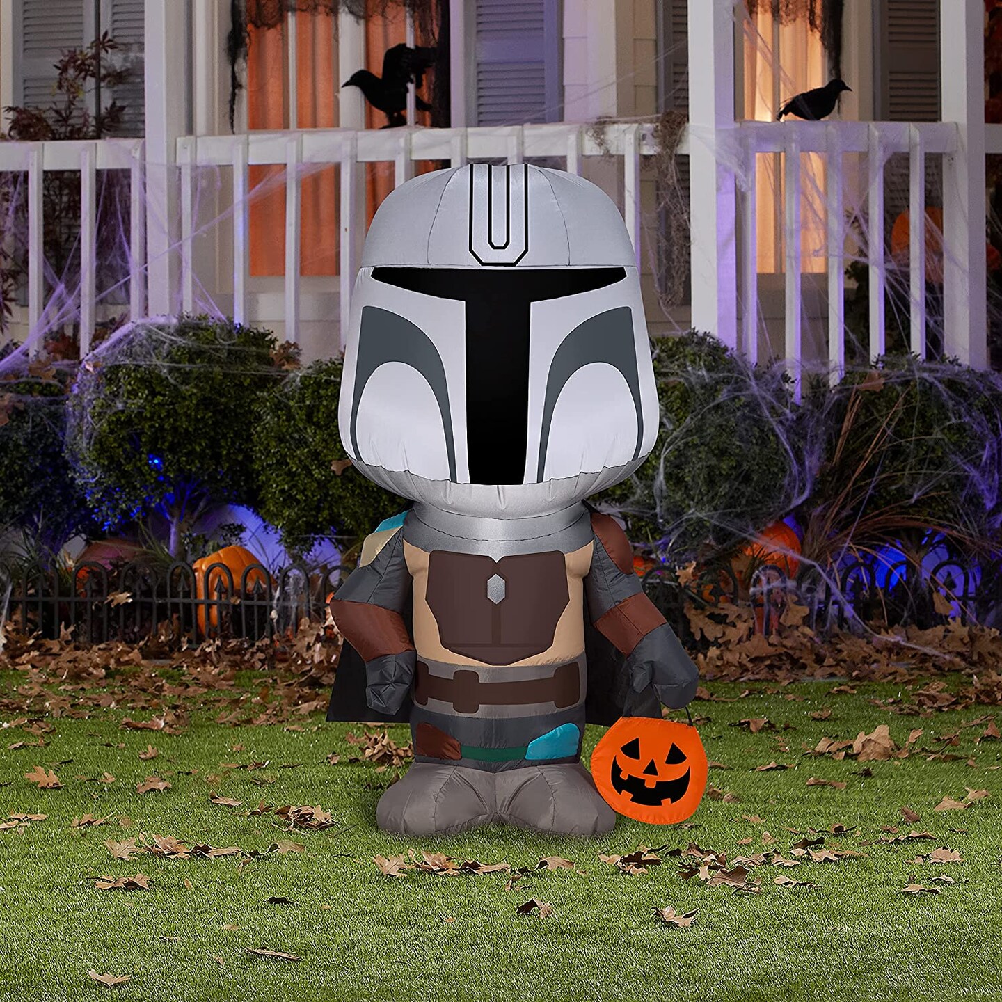 3.5&#x27; Gemmy Airblown Star Wars The Mandalorian w/ Halloween Treat Tote 227191