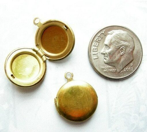 Vintage Raw Brass Engraving Circle Locket ~ 13mm X 16mm (6x) (V236)