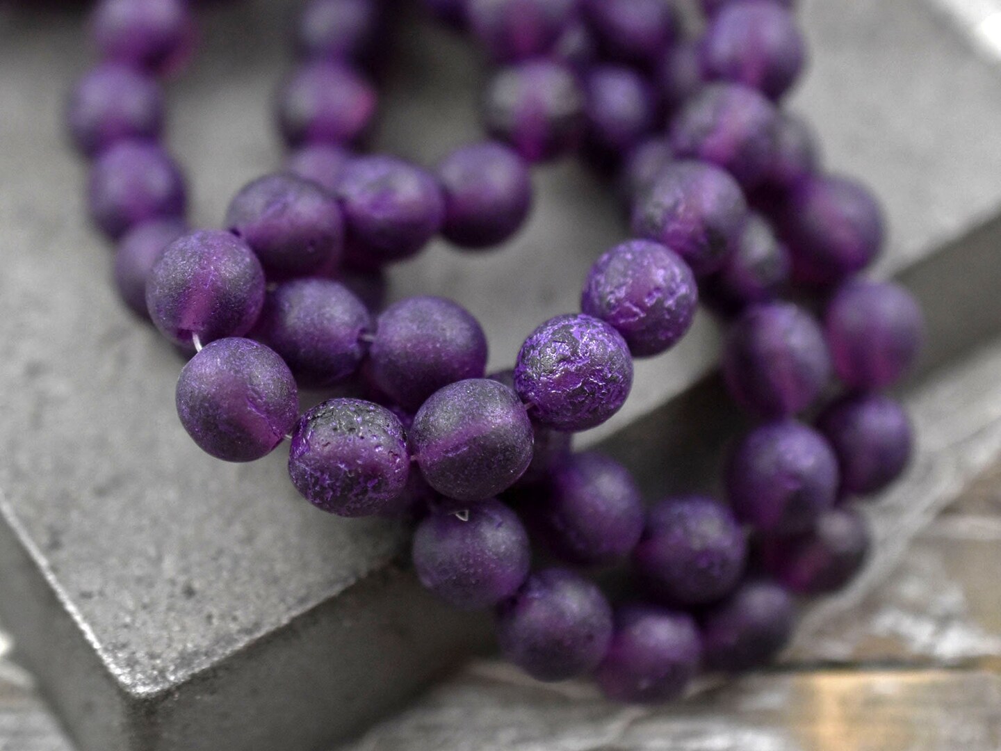 *20* 8mm Purple Etched Grape Round Druk Beads