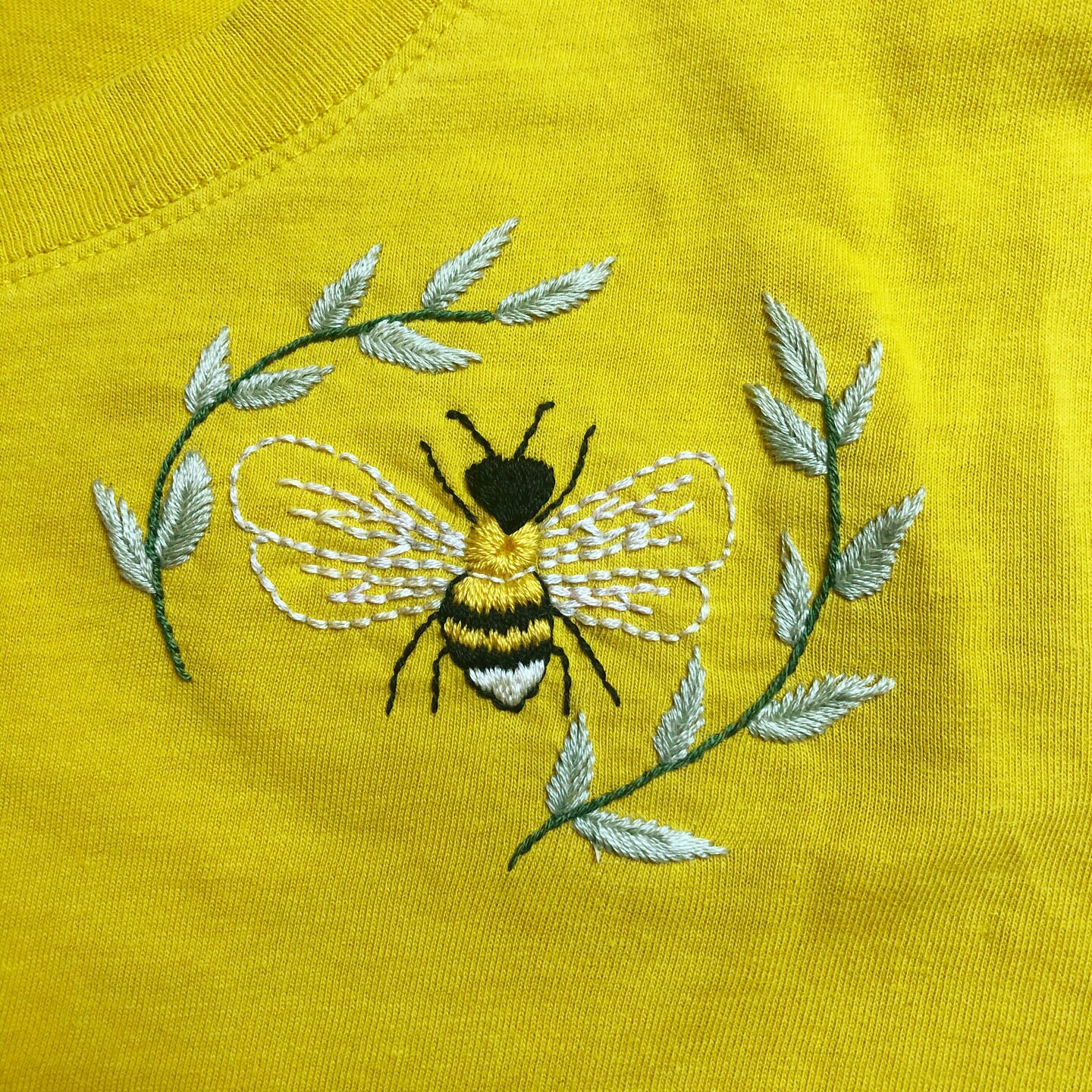 MCreativeJ Bee T-Shirt - Intermediate DIY Clothing Embroidery Craft Kit