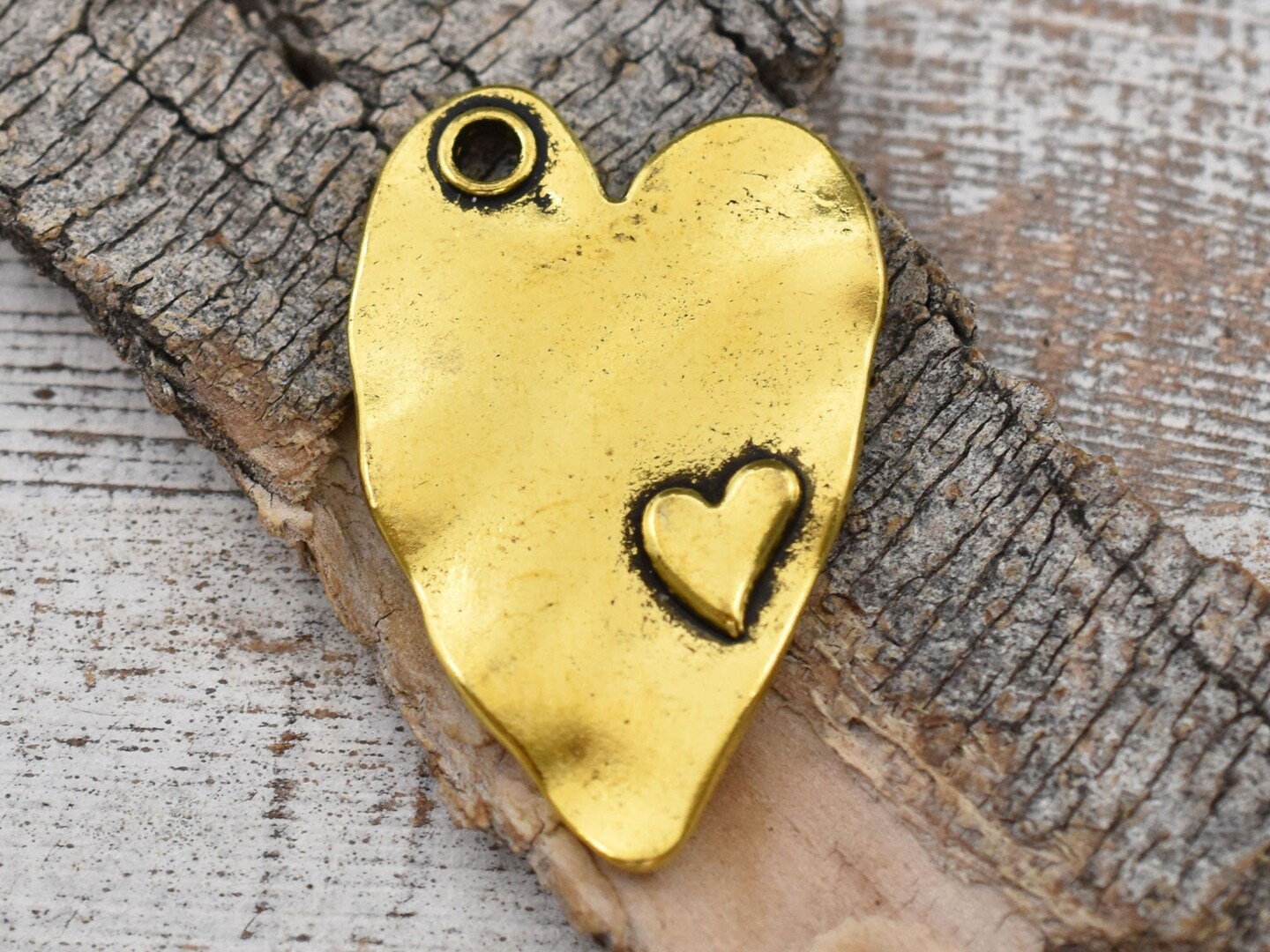 *5* 38x24mm Antique Gold Hammered Heart Pendants