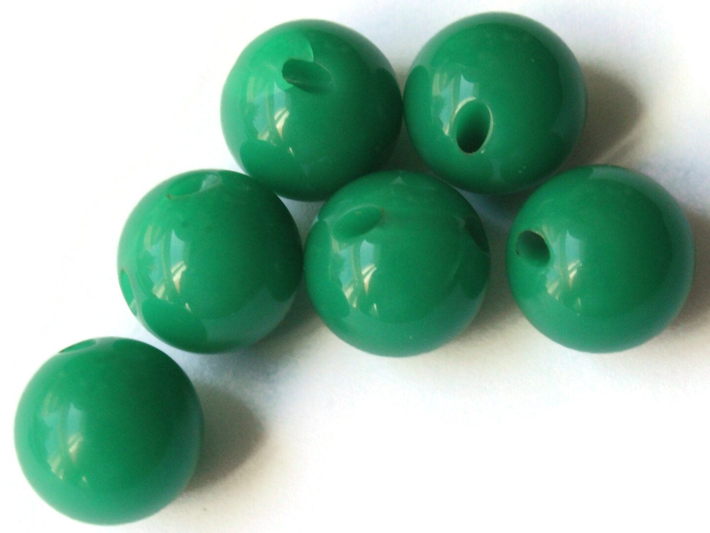 6 16mm 5/8 Inch Green Vintage Lucite Ball Buttons
