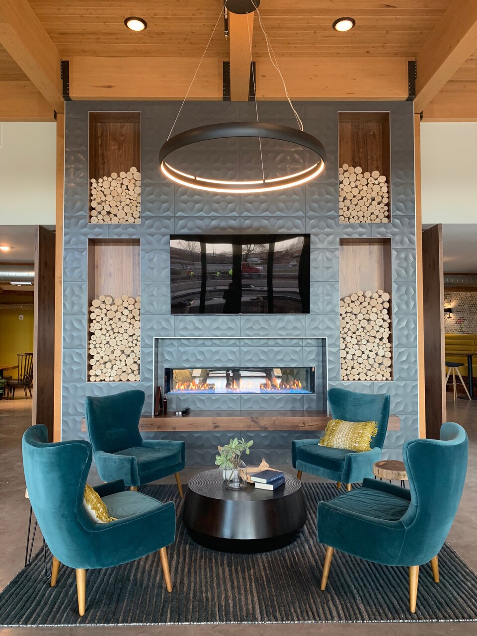 Wilson 7"-9" Decorative White Birch Fill-A-Space Logs, Natural Home Decor - 1.5"-4" Dia. (1 SQ. FT)