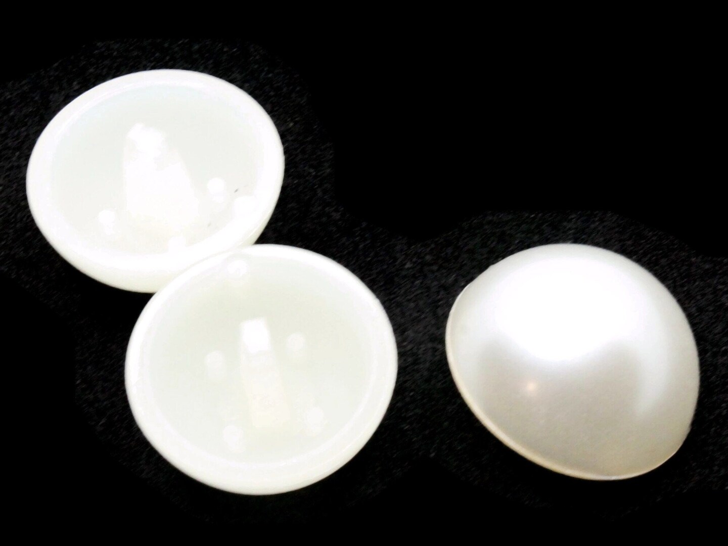3 28mm Vintage White Plastic Pearl Shank Buttons Sewing Notions