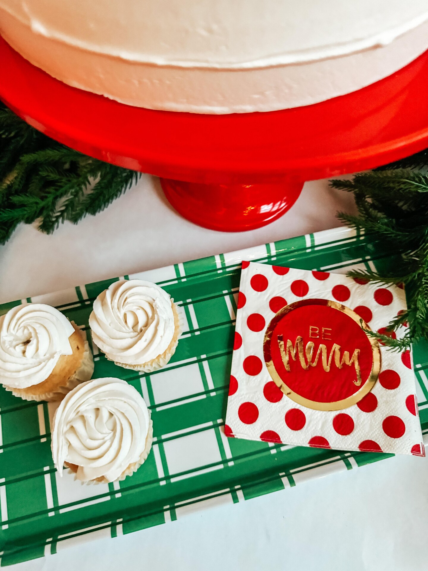 Stylish Red Melamine Pedestal Cake Stand – Durable, BPA-Free & Dishwasher Safe for Holidays & Parties