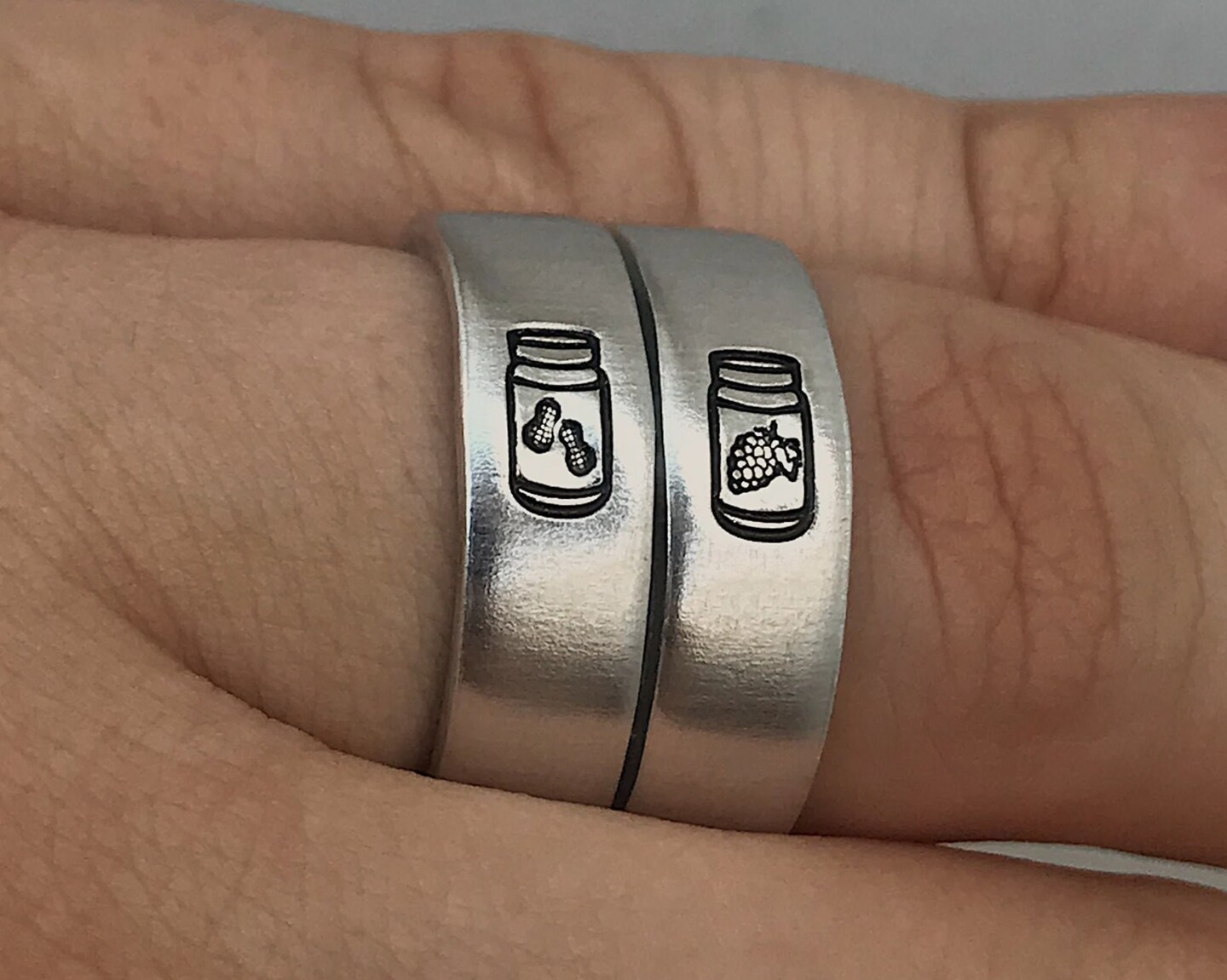 Amazon.com: Friendship Ring Best Friend Rings for 2 Women Infinity Matching Friends  Bff Bestfriend Sister Promise Couples Mens Women's Men Her Couple Set His  and Personalized Engraved Custom Name Sterling Silver :