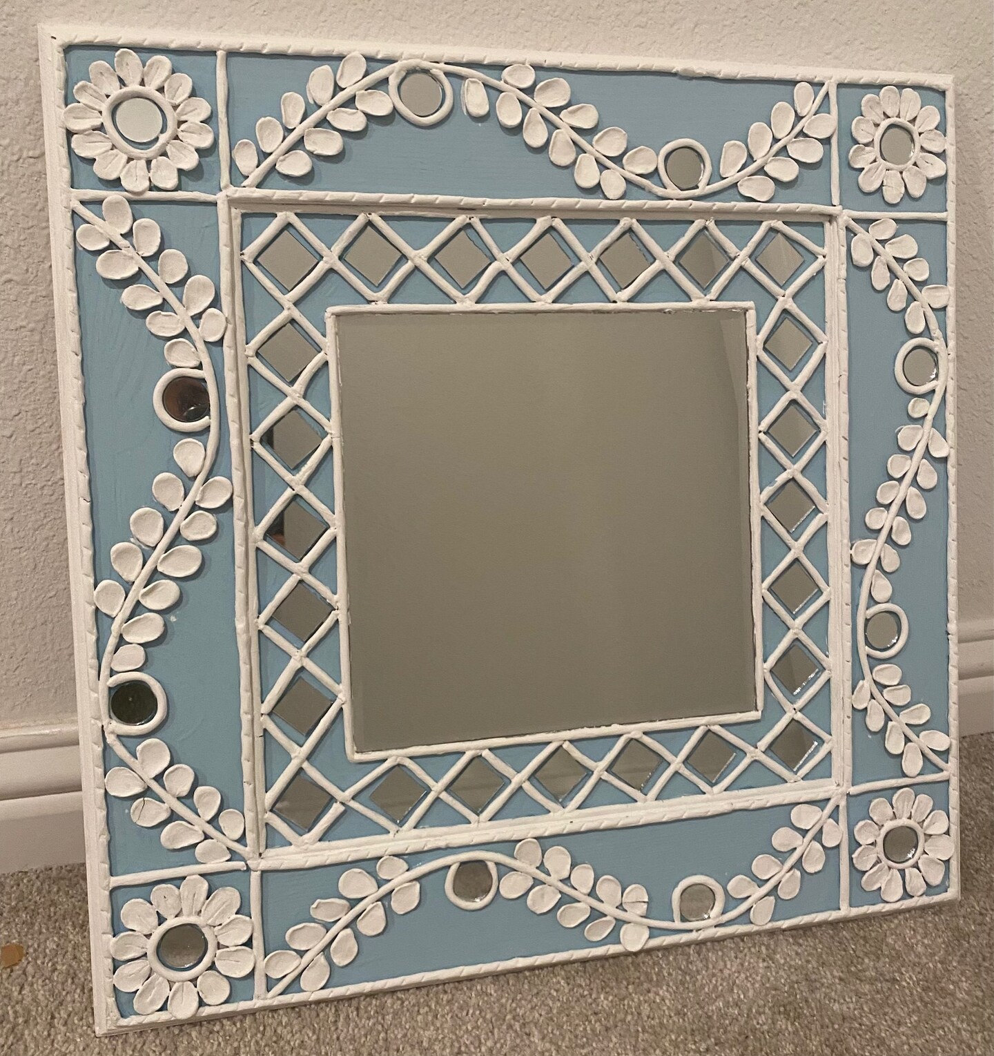 https://static.platform.michaels.com/2c-prd/61756069852640.jpg