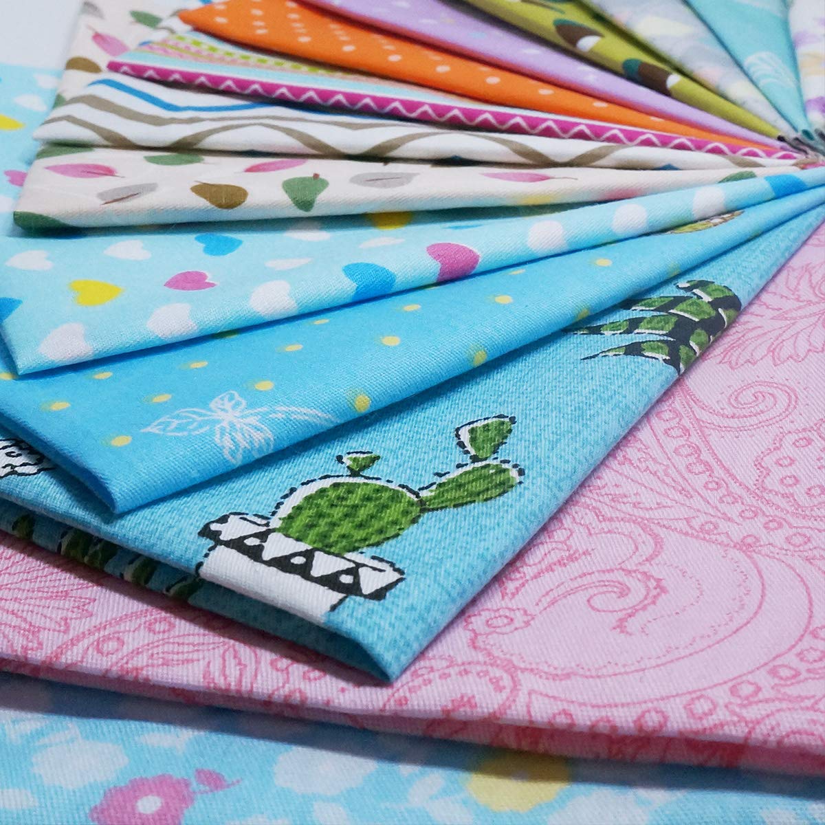 100 Piece Quilting Fabric,6&#x22; x 6&#x22; (15x15cm) Cotton Craft Fabric Bundle Squares Patchwork Pre-Cut Quilt Squares for DIY Sewing Scrapbooking Quilting Dot Pattern