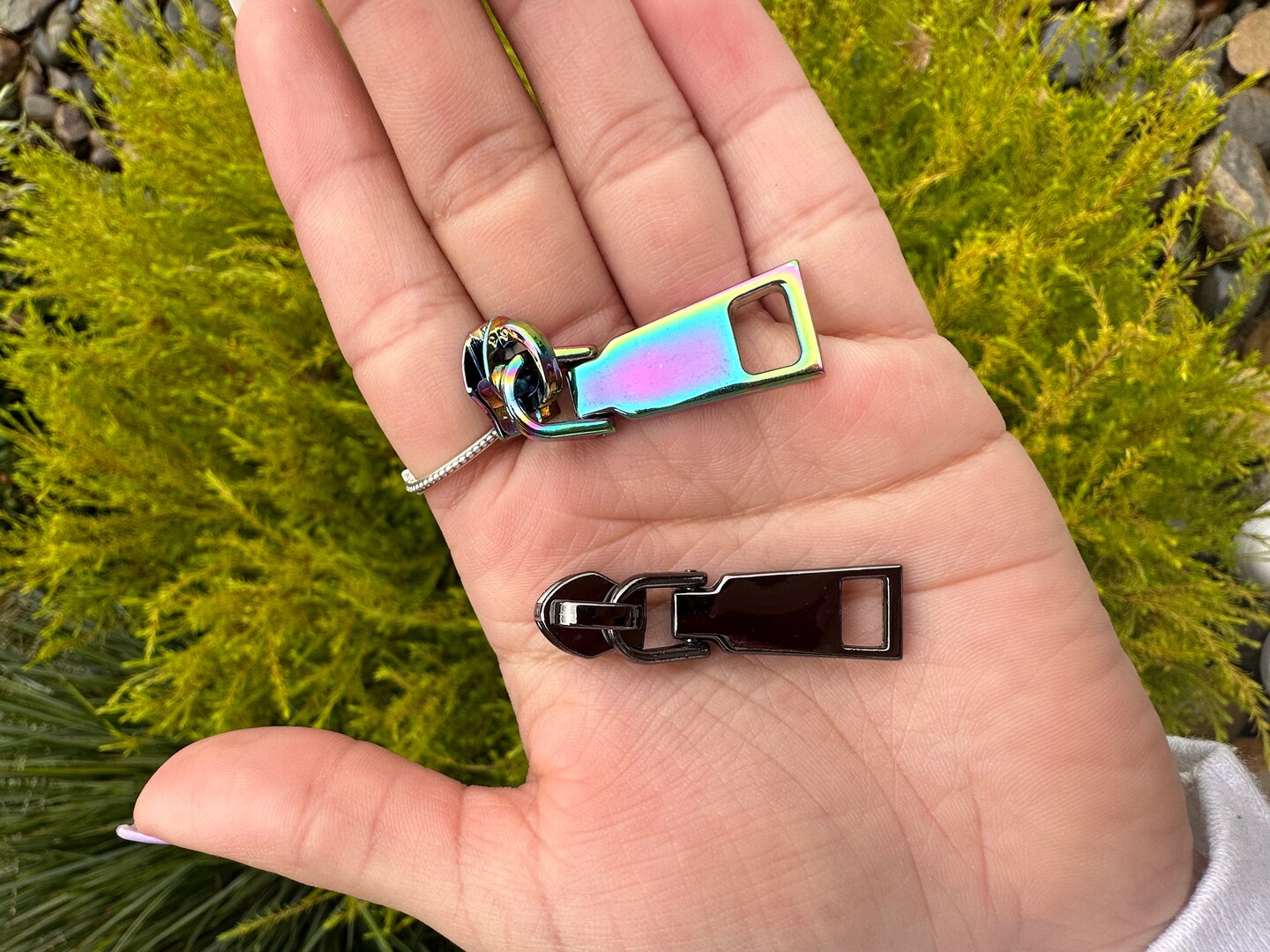 Heavy link zipper pulls