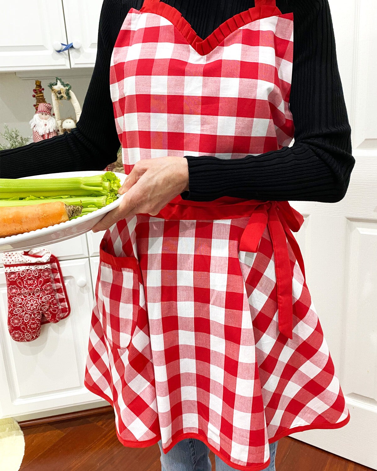 Wrapables Adjustable Flirty Hostess Apron, Red Gingham