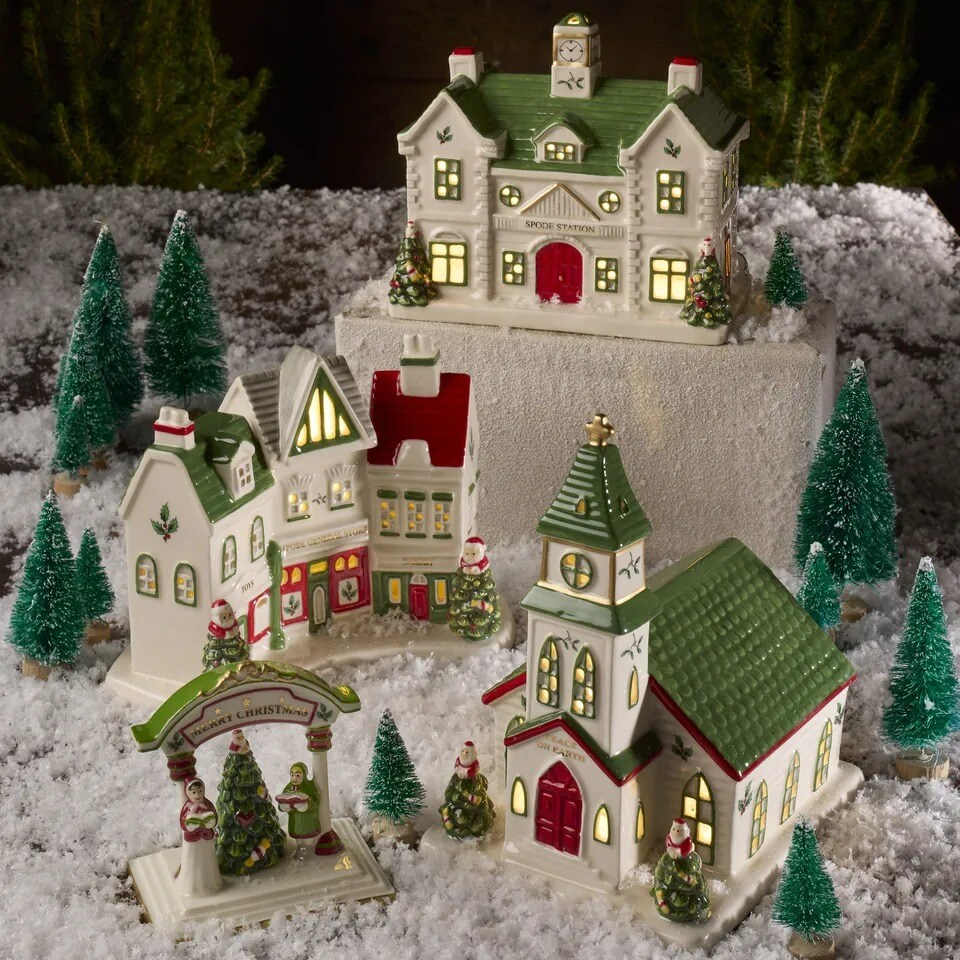 Spode &#x2013; Christmas Tree Collection Miniature Christmas Village Train Station