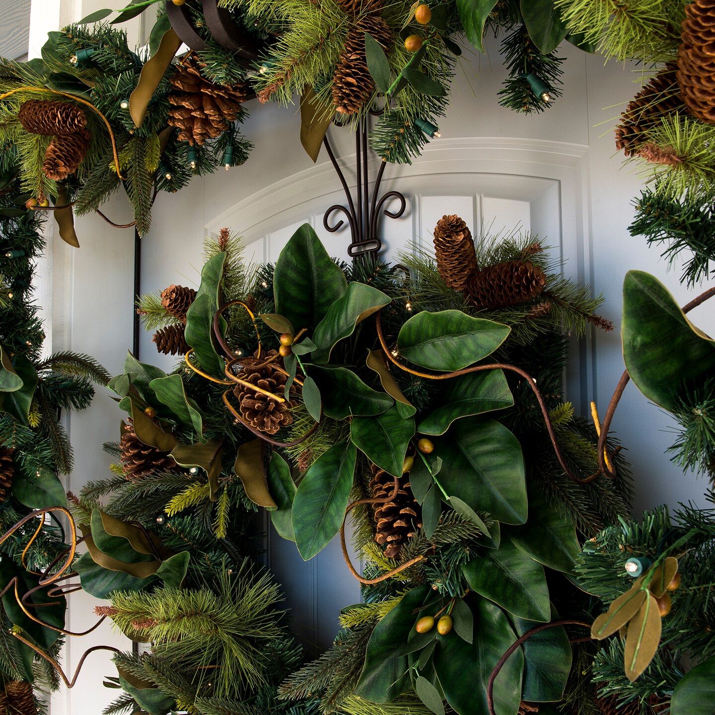 30 in. Holiday Wreath with Lights - Magnolia Leaf