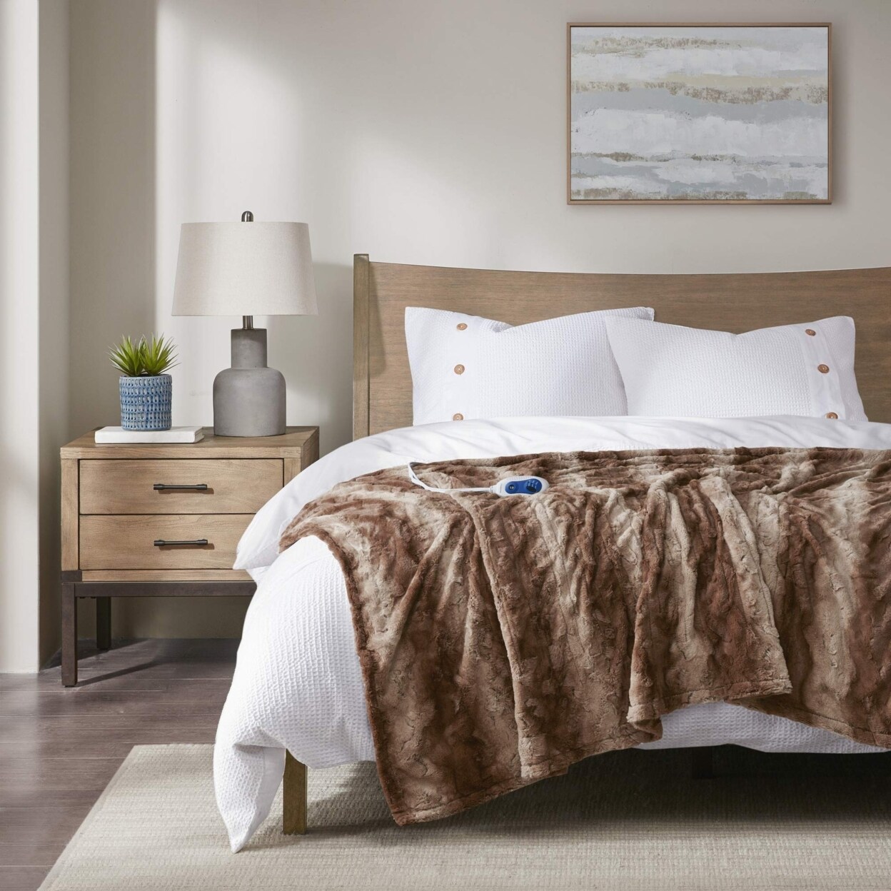 E&#x26;E Co LTD Zuri Oversized Faux faux Heated Throw Tan 50x70&#x22;