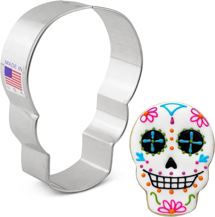 Ann Clark Skull Cookie Cutter Halloween Day of the Dead D&#xED;a de Los Muertos Sugar Skull, 3.5&#x22; Football player