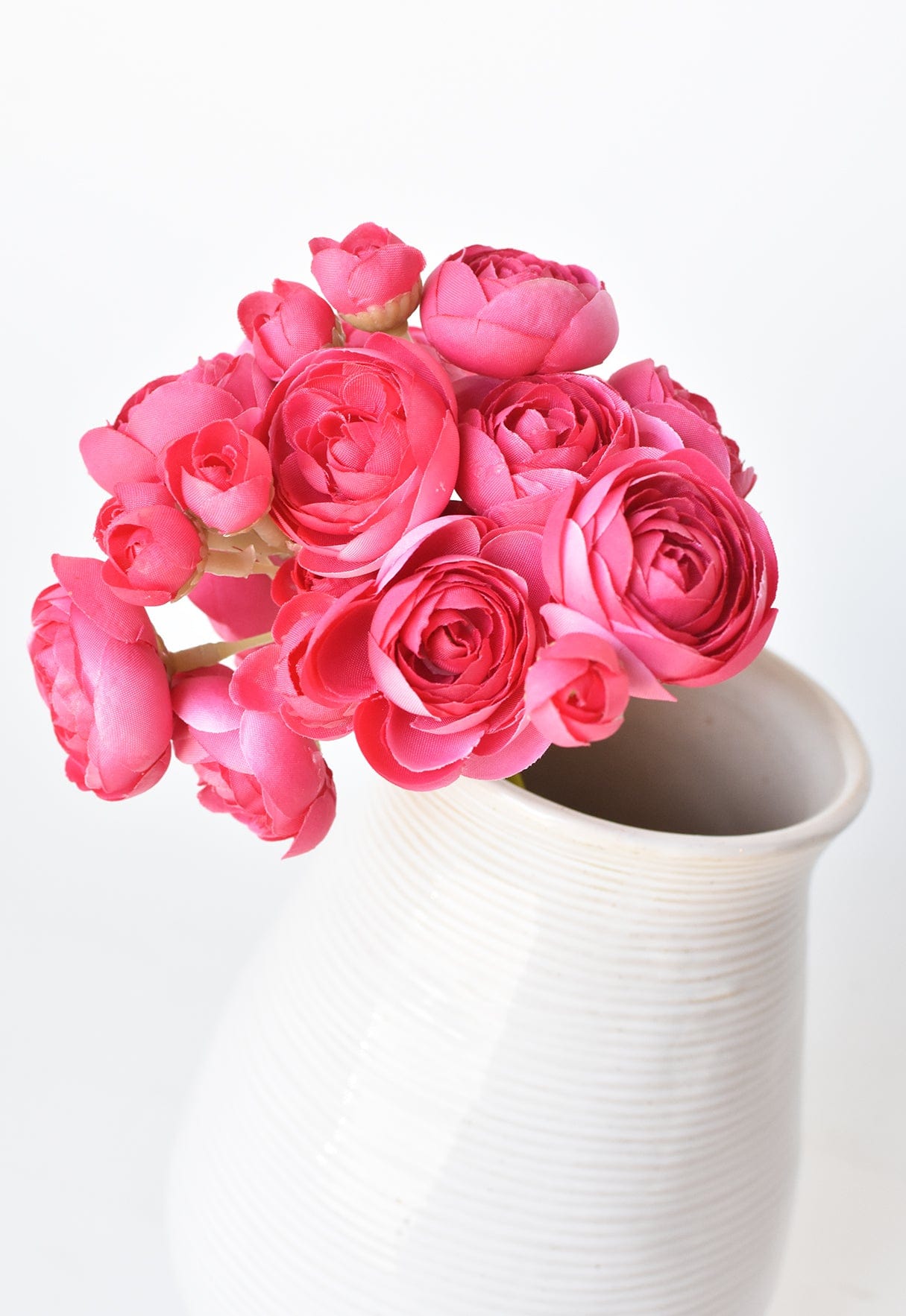 10.5&#x22; Faux Dark Pink Ranunculus Stem Bundle