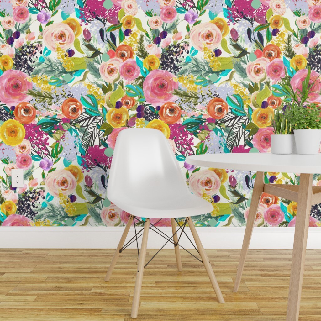 Create a Showstopping Look With Bold Floral Wallpaper 