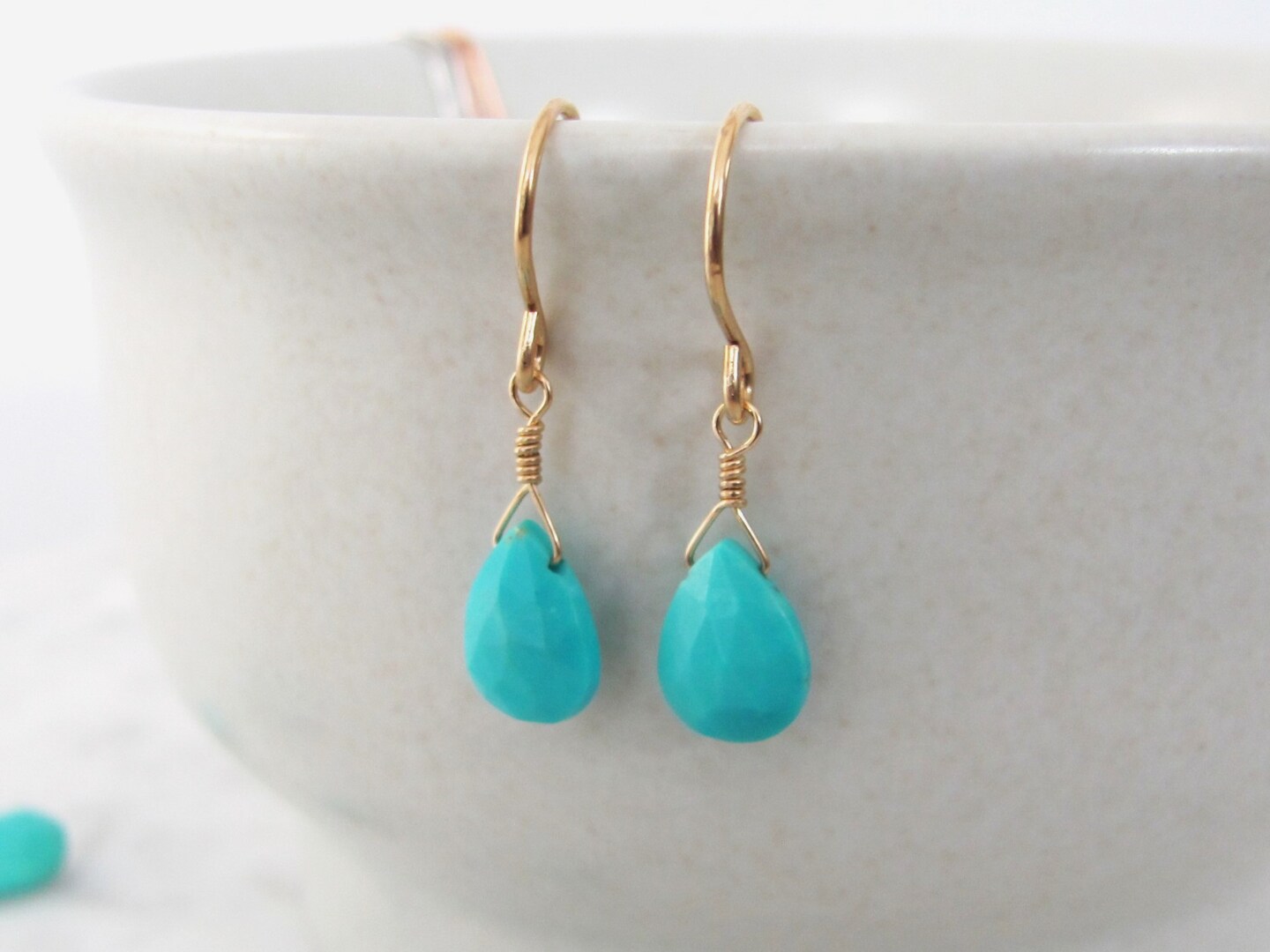 Kingman blue basin turquoise earrings. Genuine blue turquoise. 8 x store 26 mm dangle earrings. Beautiful turquoise.