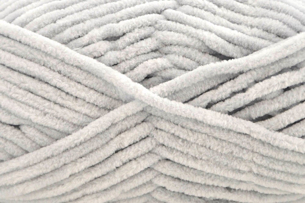 Bella Chenille by Universal Yarn - #119 Misty - 100% polyester super bulky yarn