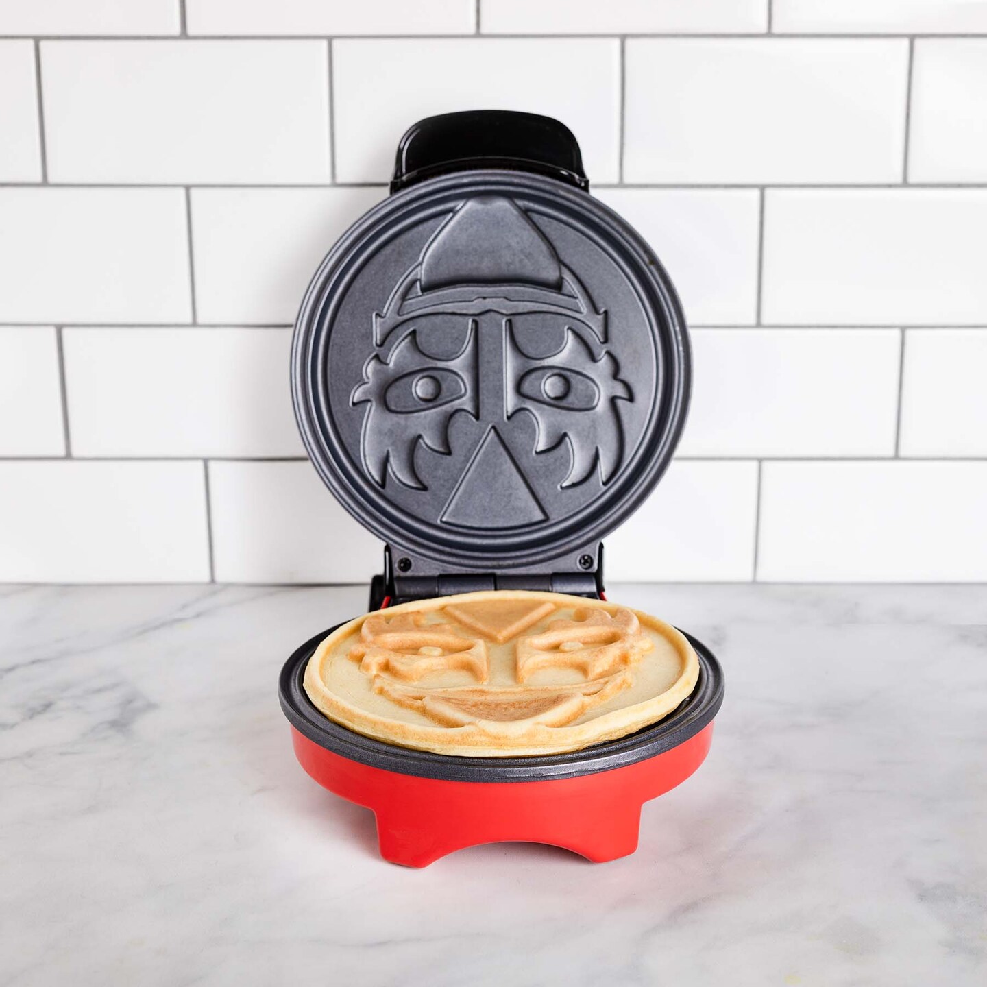 Uncanny Brands The KISS Waffle Maker